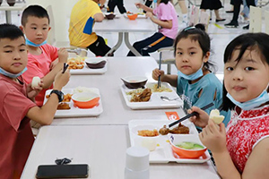 东方红学校食堂.jpg